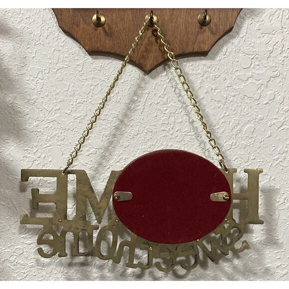 Vintage 1970s Hanging Brass Key Holder Home Sweet Home with Mirror and 5 Hooks - Picture 4 of 7